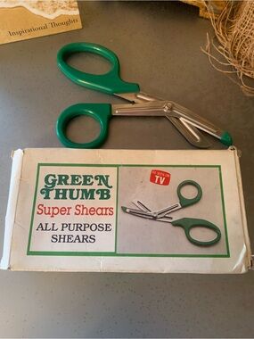 VINTAGE, GREEN THUMB super shears in original box from 1992. ALL PURPOSE SHEARS.